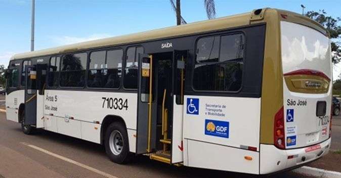 Brasília estreia dia 1º ônibus com portas nas duas laterais - Além ...