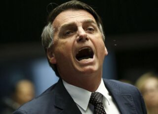 Presidente Jair Bolsonaro, que é contra isolamento social para conter coronavírus, lança campanha publicitária com o mote #oBrasilNãoPodeParar. Foto - Agência Brasil